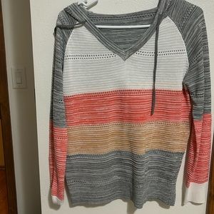 Size M tri color sweater, never worn